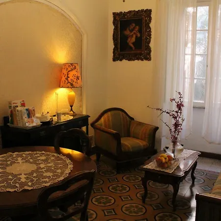 Agnes Bed & Breakfast 4*